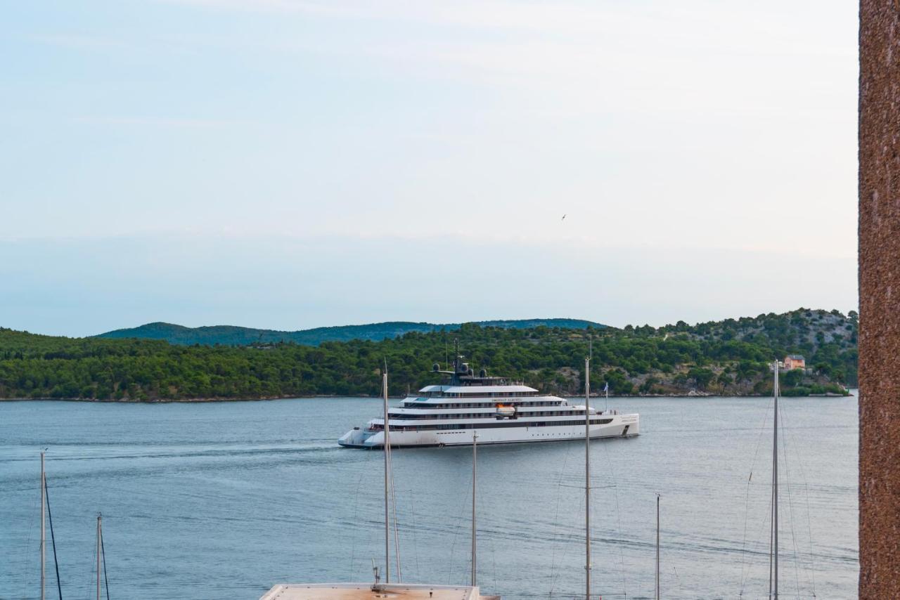 Studio Apartman Max Center Of The Old Town Free Parking Beautiful View Šibenik Eksteriør billede