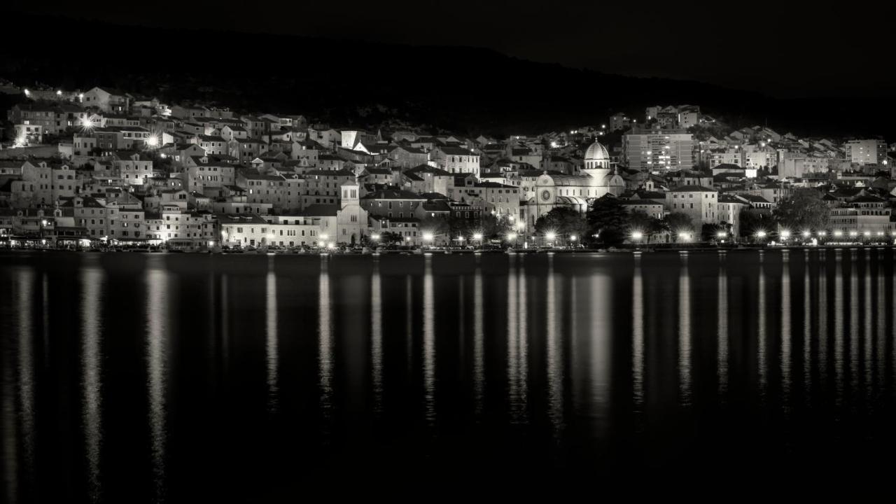 Studio Apartman Max Center Of The Old Town Free Parking Beautiful View Šibenik Eksteriør billede